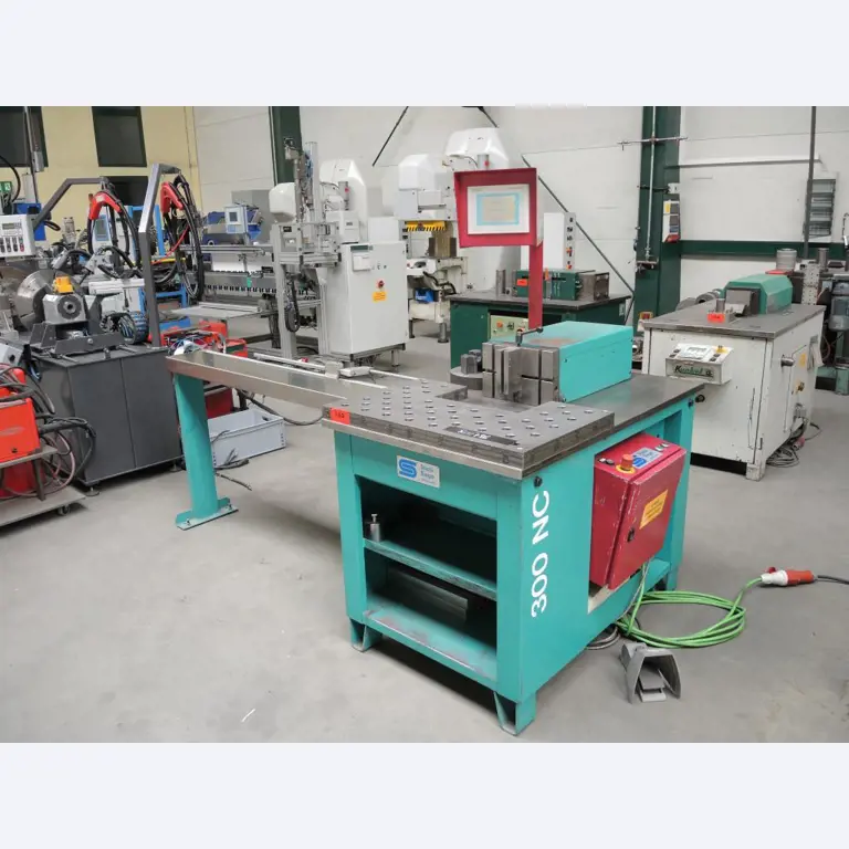 Chapas metálicas e máquinas para trabalhar metais<br><font size="2">Colaboração com Hilco Industrial Acquisitions bv</font><br><img src="/images/hil.png"><br>-1