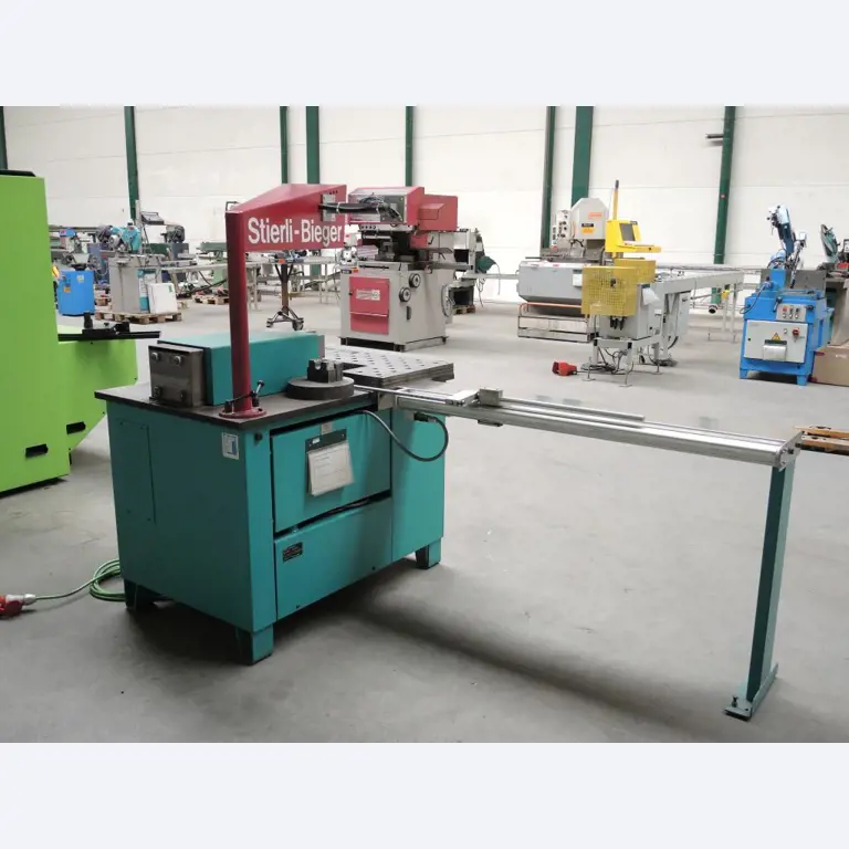 Chapas metálicas e máquinas para trabalhar metais<br><font size="2">Colaboração com Hilco Industrial Acquisitions bv</font><br><img src="/images/hil.png"><br>-4