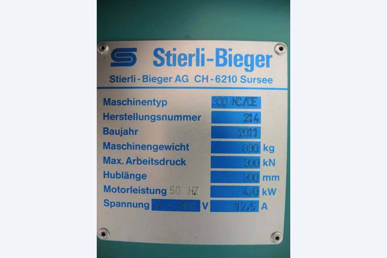 Chapas metálicas e máquinas para trabalhar metais<br><font size="2">Colaboração com Hilco Industrial Acquisitions bv</font><br><img src="/images/hil.png"><br>-8