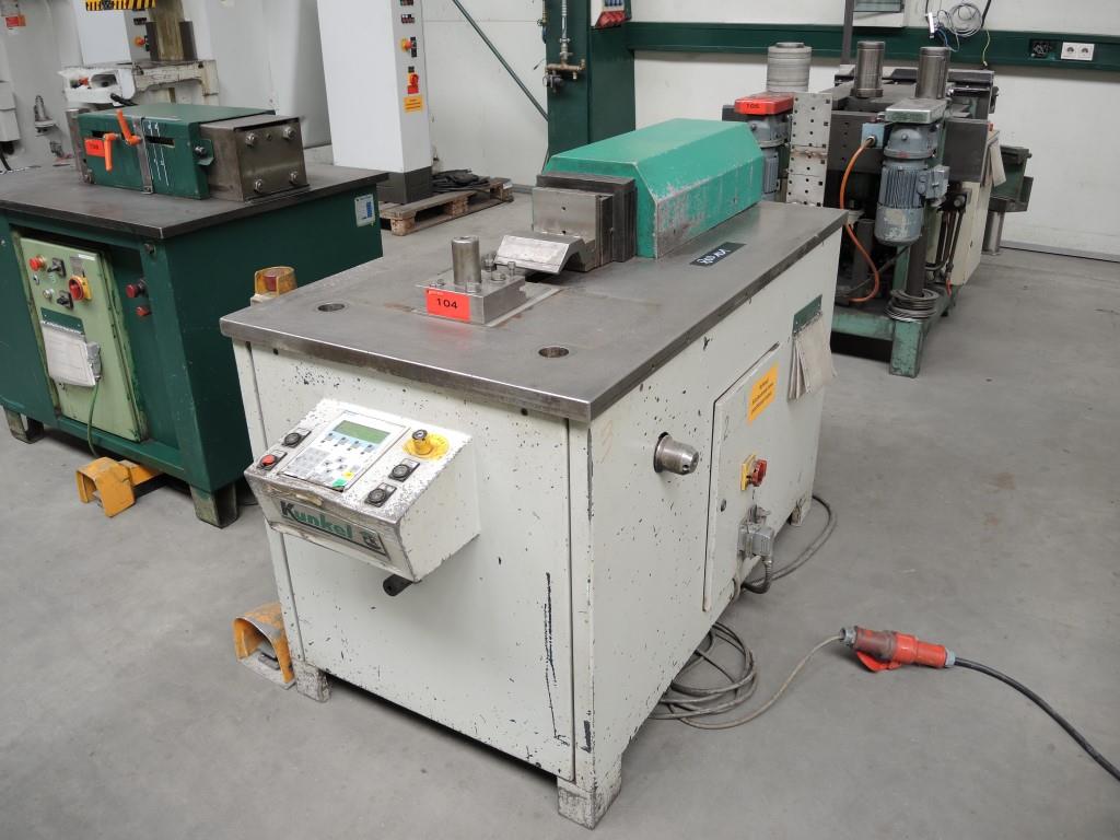 Chapas metálicas e máquinas para trabalhar metais<br><font size="2">Colaboração com Hilco Industrial Acquisitions bv</font><br><img src="/images/hil.png"><br>-1