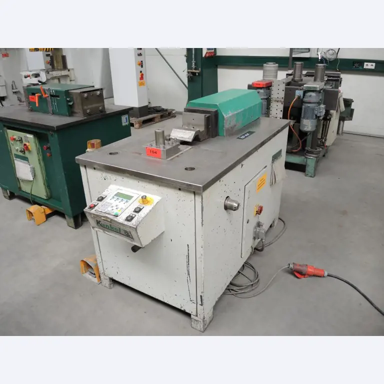 Chapas metálicas e máquinas para trabalhar metais<br><font size="2">Colaboração com Hilco Industrial Acquisitions bv</font><br><img src="/images/hil.png"><br>-1