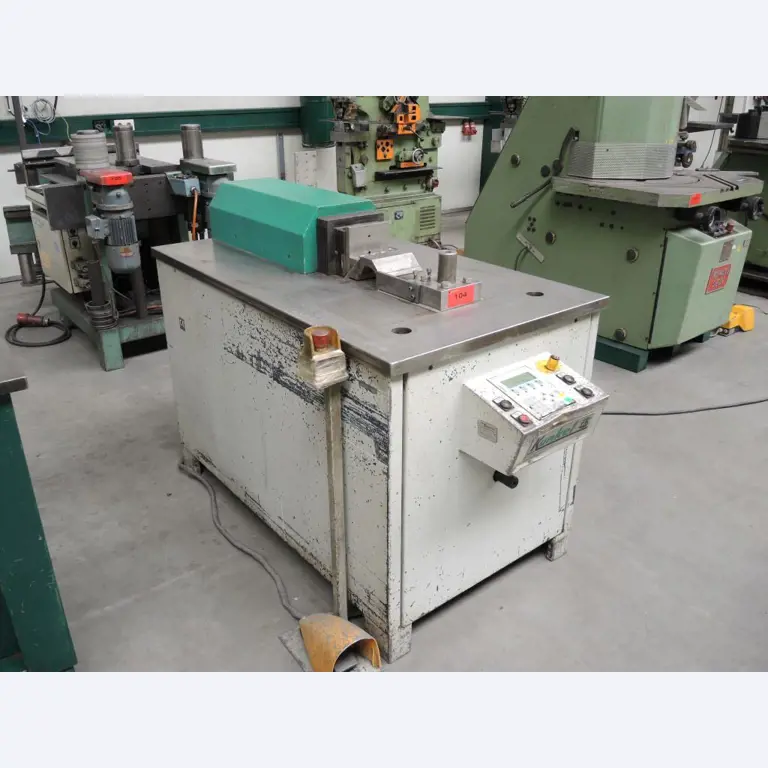 Chapas metálicas e máquinas para trabalhar metais<br><font size="2">Colaboração com Hilco Industrial Acquisitions bv</font><br><img src="/images/hil.png"><br>-3