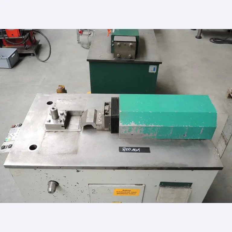 Chapas metálicas e máquinas para trabalhar metais<br><font size="2">Colaboração com Hilco Industrial Acquisitions bv</font><br><img src="/images/hil.png"><br>-5