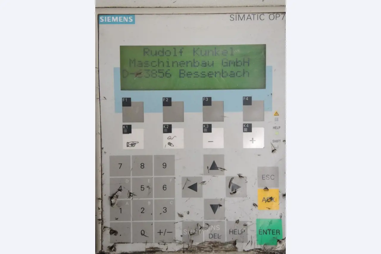 Chapas metálicas e máquinas para trabalhar metais<br><font size="2">Colaboração com Hilco Industrial Acquisitions bv</font><br><img src="/images/hil.png"><br>-6