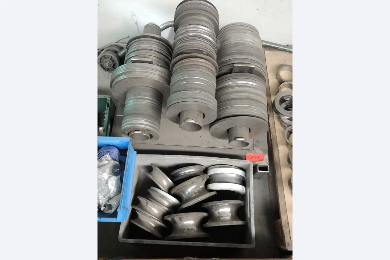 Chapas metálicas e máquinas para trabalhar metais<br><font size="2">Colaboração com Hilco Industrial Acquisitions bv</font><br><img src="/images/hil.png"><br>-12