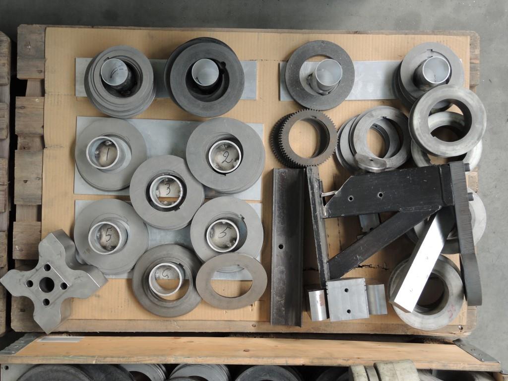 Chapas metálicas e máquinas para trabalhar metais<br><font size="2">Colaboração com Hilco Industrial Acquisitions bv</font><br><img src="/images/hil.png"><br>-13