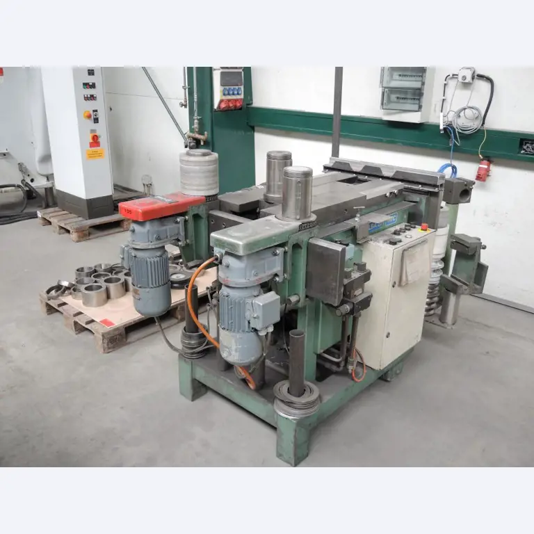 Chapas metálicas e máquinas para trabalhar metais<br><font size="2">Colaboração com Hilco Industrial Acquisitions bv</font><br><img src="/images/hil.png"><br>-1