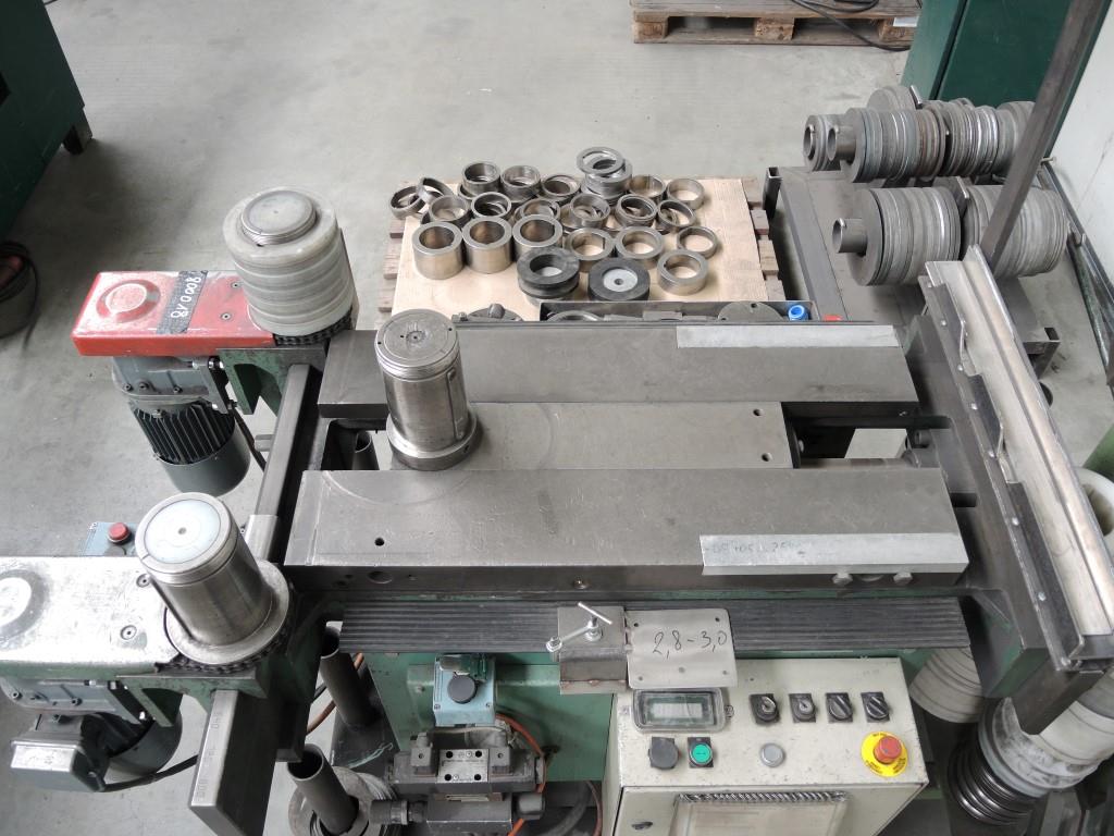 Chapas metálicas e máquinas para trabalhar metais<br><font size="2">Colaboração com Hilco Industrial Acquisitions bv</font><br><img src="/images/hil.png"><br>-4