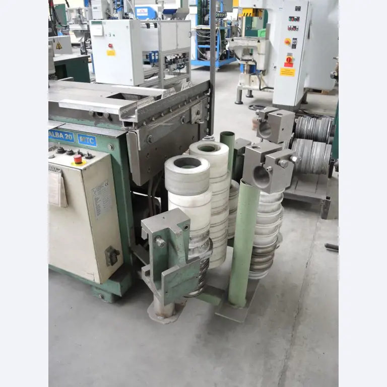 Chapas metálicas e máquinas para trabalhar metais<br><font size="2">Colaboração com Hilco Industrial Acquisitions bv</font><br><img src="/images/hil.png"><br>-5