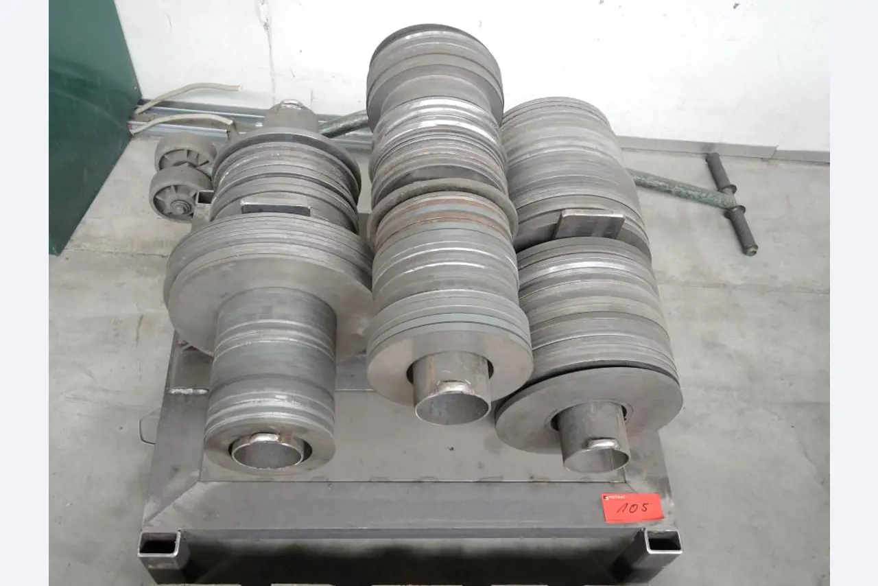 Chapas metálicas e máquinas para trabalhar metais<br><font size="2">Colaboração com Hilco Industrial Acquisitions bv</font><br><img src="/images/hil.png"><br>-6