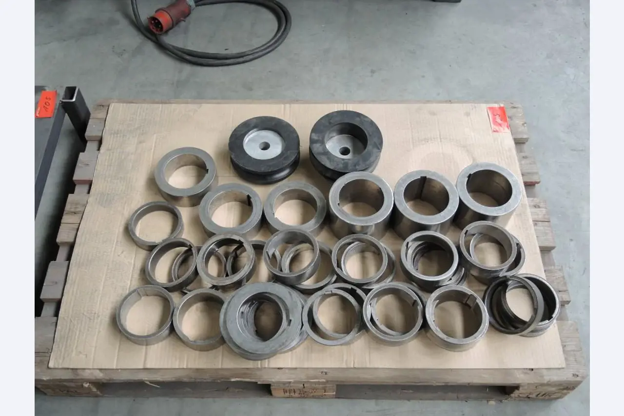 Chapas metálicas e máquinas para trabalhar metais<br><font size="2">Colaboração com Hilco Industrial Acquisitions bv</font><br><img src="/images/hil.png"><br>-7