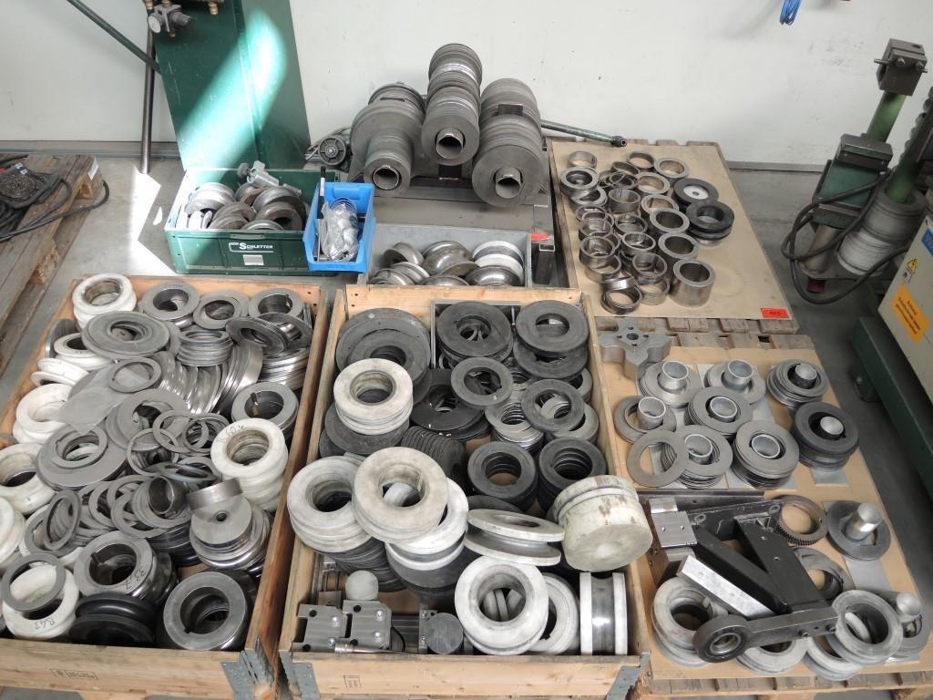 Chapas metálicas e máquinas para trabalhar metais<br><font size="2">Colaboração com Hilco Industrial Acquisitions bv</font><br><img src="/images/hil.png"><br>-9