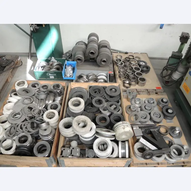 Chapas metálicas e máquinas para trabalhar metais<br><font size="2">Colaboração com Hilco Industrial Acquisitions bv</font><br><img src="/images/hil.png"><br>-9