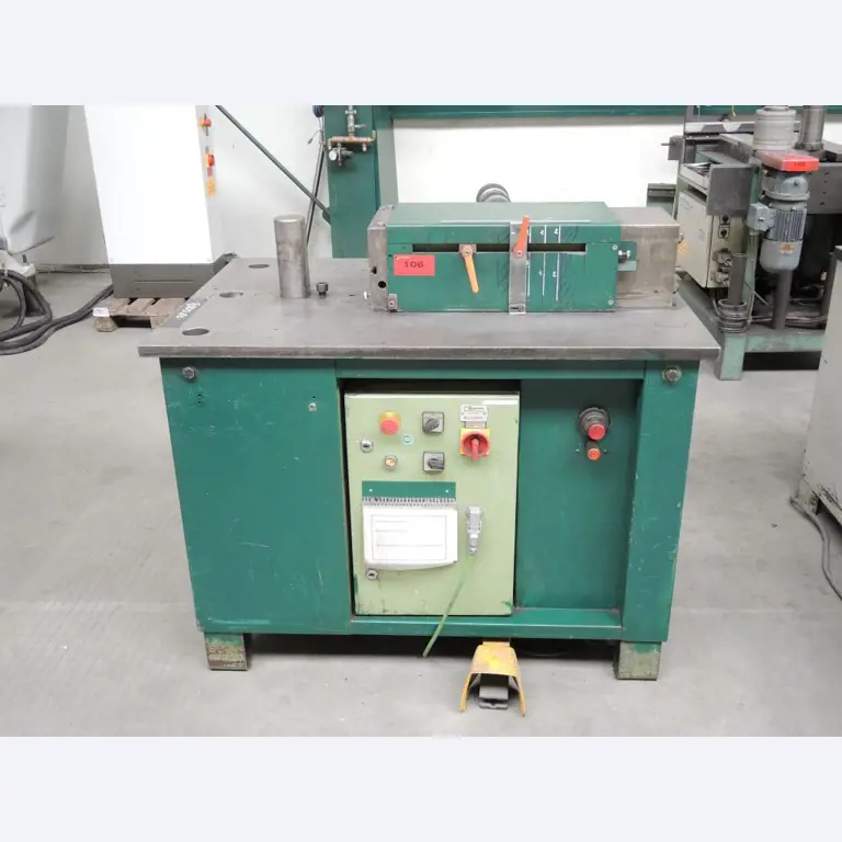 Chapas metálicas e máquinas para trabalhar metais<br><font size="2">Colaboração com Hilco Industrial Acquisitions bv</font><br><img src="/images/hil.png"><br>-2