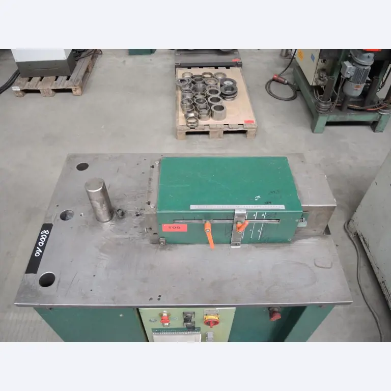 Chapas metálicas e máquinas para trabalhar metais<br><font size="2">Colaboração com Hilco Industrial Acquisitions bv</font><br><img src="/images/hil.png"><br>-4