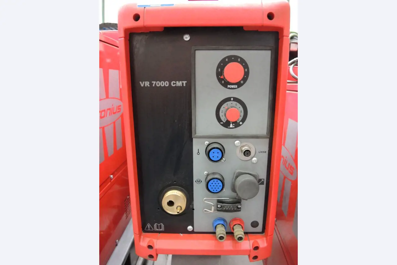 Chapas metálicas e máquinas para trabalhar metais<br><font size="2">Colaboração com Hilco Industrial Acquisitions bv</font><br><img src="/images/hil.png"><br>-14