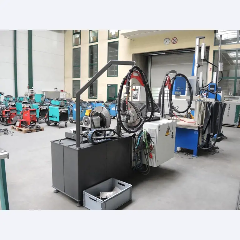 Chapas metálicas e máquinas para trabalhar metais<br><font size="2">Colaboração com Hilco Industrial Acquisitions bv</font><br><img src="/images/hil.png"><br>-19