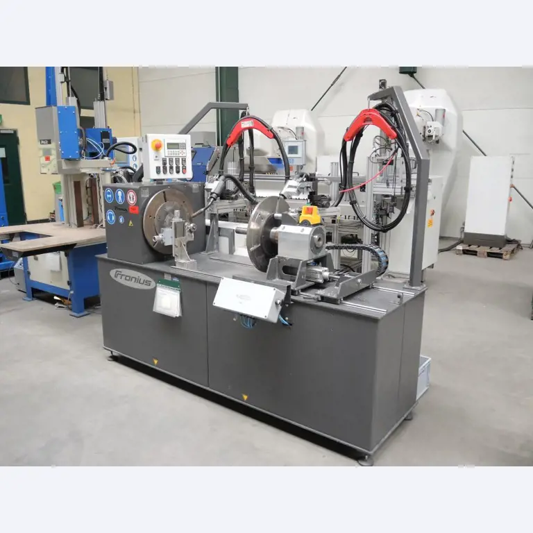 Chapas metálicas e máquinas para trabalhar metais<br><font size="2">Colaboração com Hilco Industrial Acquisitions bv</font><br><img src="/images/hil.png"><br>-1