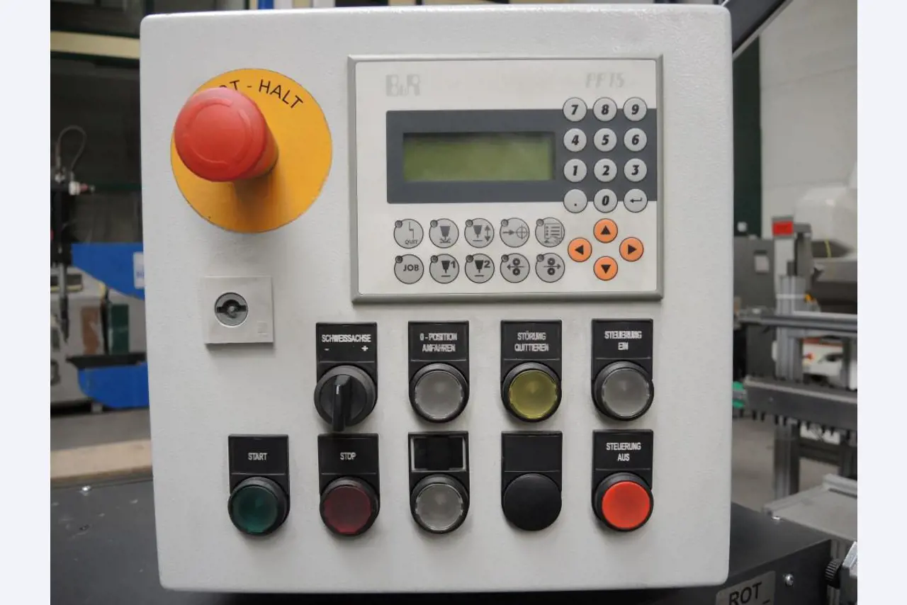 Chapas metálicas e máquinas para trabalhar metais<br><font size="2">Colaboração com Hilco Industrial Acquisitions bv</font><br><img src="/images/hil.png"><br>-2