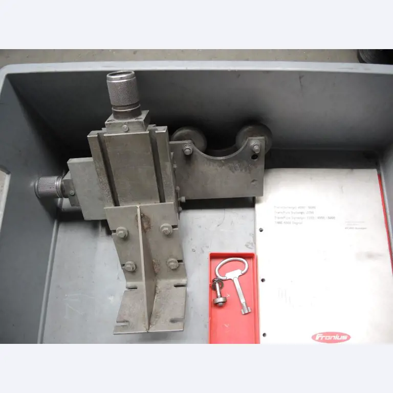 Chapas metálicas e máquinas para trabalhar metais<br><font size="2">Colaboração com Hilco Industrial Acquisitions bv</font><br><img src="/images/hil.png"><br>-3