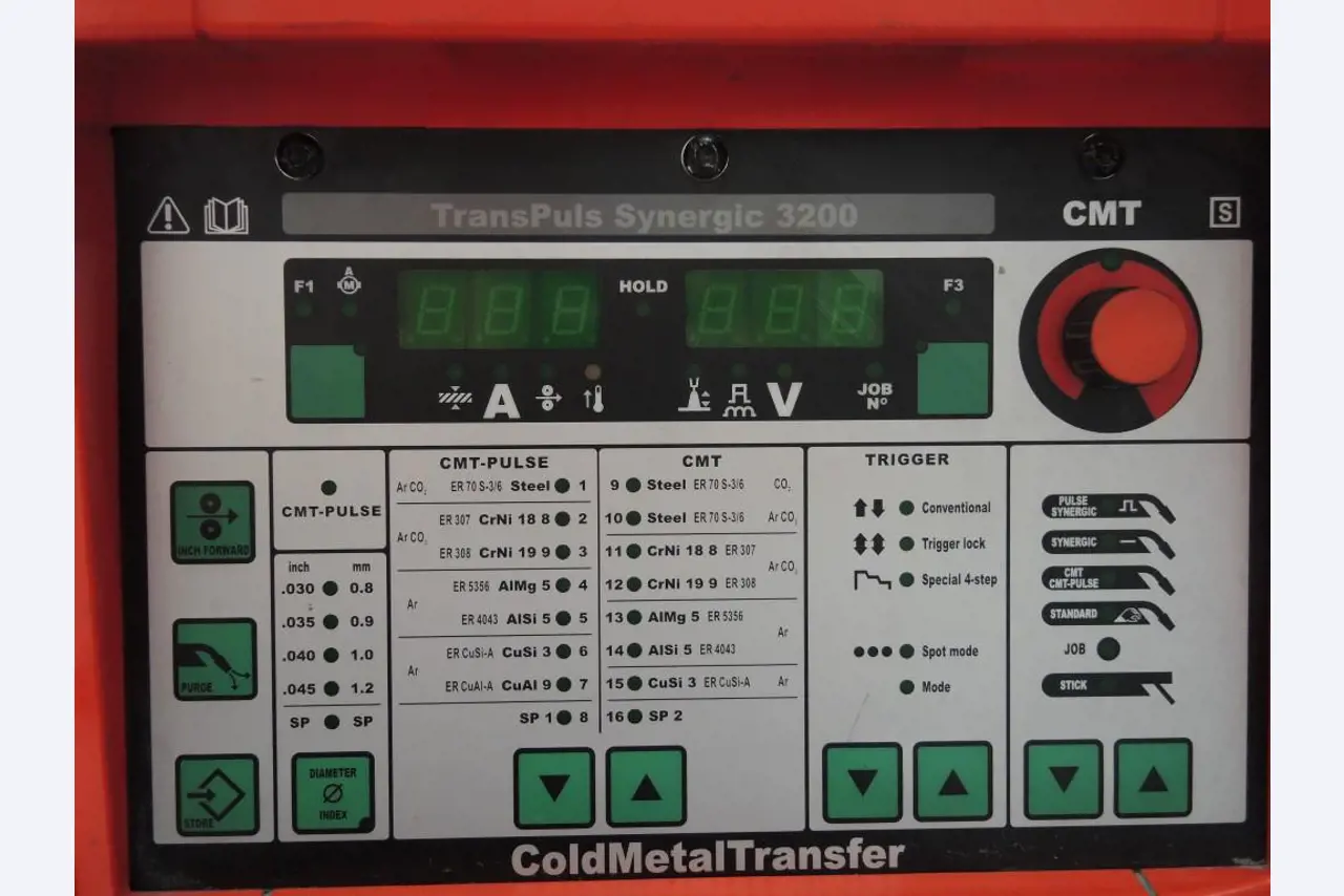 Chapas metálicas e máquinas para trabalhar metais<br><font size="2">Colaboração com Hilco Industrial Acquisitions bv</font><br><img src="/images/hil.png"><br>-7