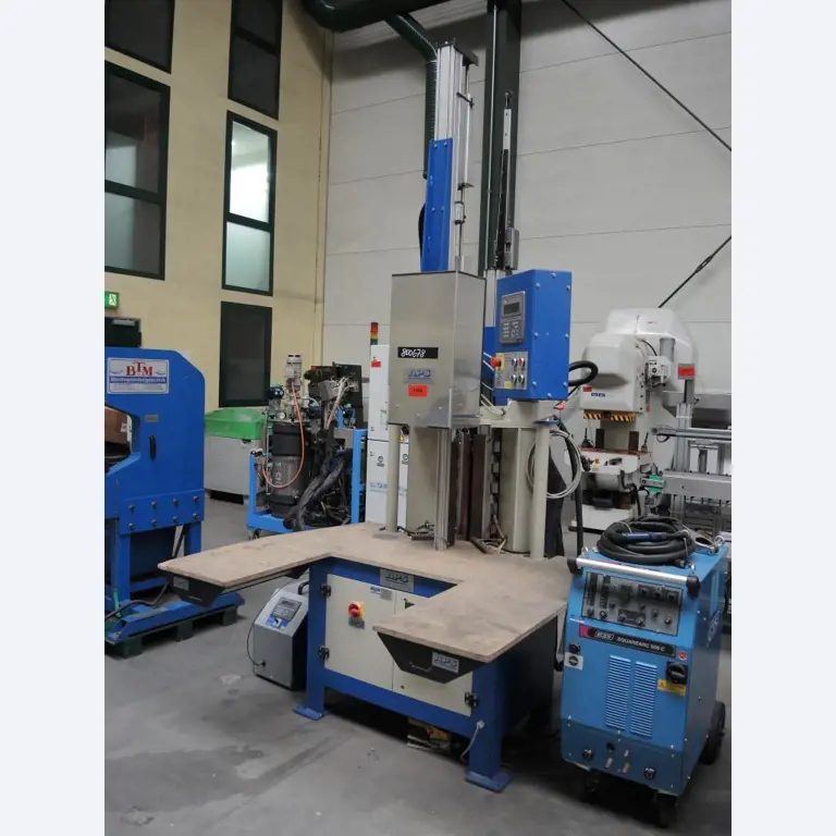 Chapas metálicas e máquinas para trabalhar metais<br><font size="2">Colaboração com Hilco Industrial Acquisitions bv</font><br><img src="/images/hil.png"><br>-13