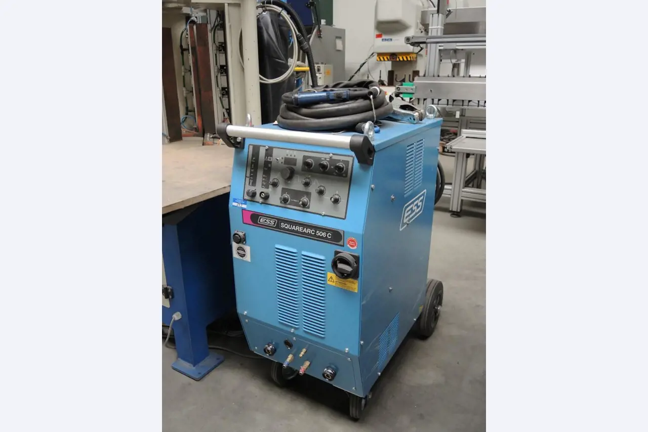 Chapas metálicas e máquinas para trabalhar metais<br><font size="2">Colaboração com Hilco Industrial Acquisitions bv</font><br><img src="/images/hil.png"><br>-14