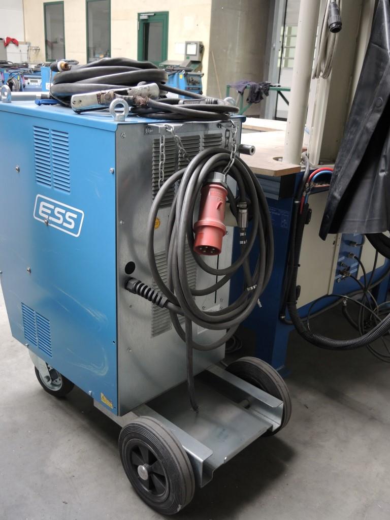 Chapas metálicas e máquinas para trabalhar metais<br><font size="2">Colaboração com Hilco Industrial Acquisitions bv</font><br><img src="/images/hil.png"><br>-17