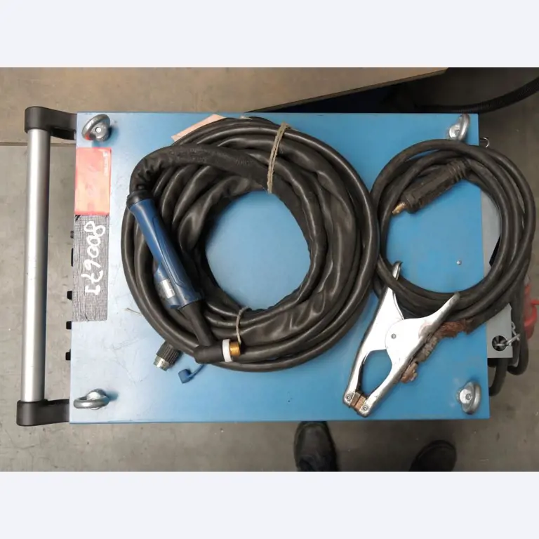 Chapas metálicas e máquinas para trabalhar metais<br><font size="2">Colaboração com Hilco Industrial Acquisitions bv</font><br><img src="/images/hil.png"><br>-18