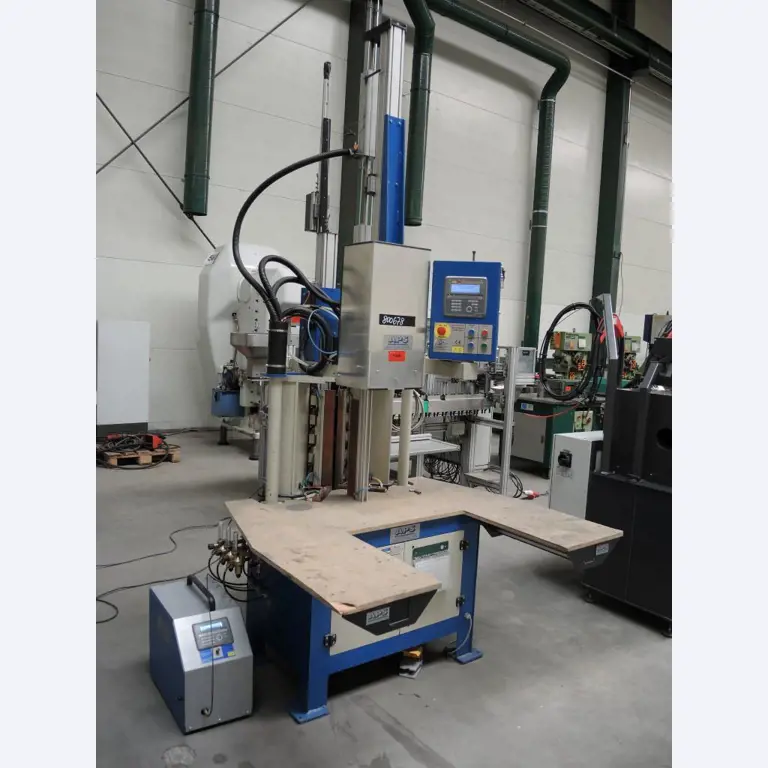 Chapas metálicas e máquinas para trabalhar metais<br><font size="2">Colaboração com Hilco Industrial Acquisitions bv</font><br><img src="/images/hil.png"><br>-1