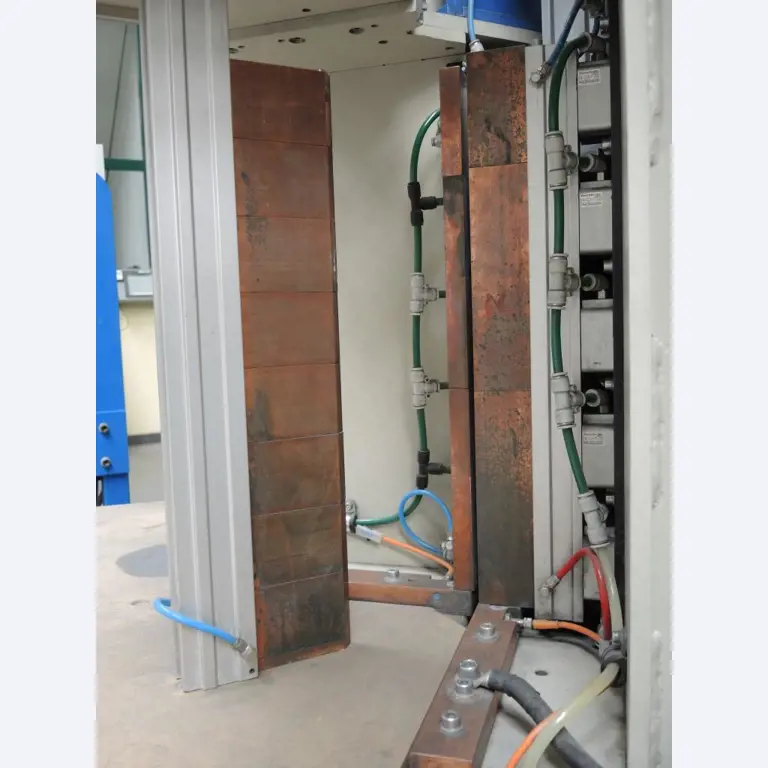 Chapas metálicas e máquinas para trabalhar metais<br><font size="2">Colaboração com Hilco Industrial Acquisitions bv</font><br><img src="/images/hil.png"><br>-3