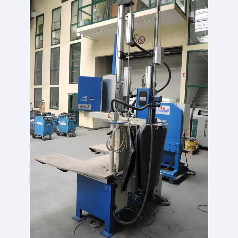 Chapas metálicas e máquinas para trabalhar metais<br><font size="2">Colaboração com Hilco Industrial Acquisitions bv</font><br><img src="/images/hil.png"><br>-7