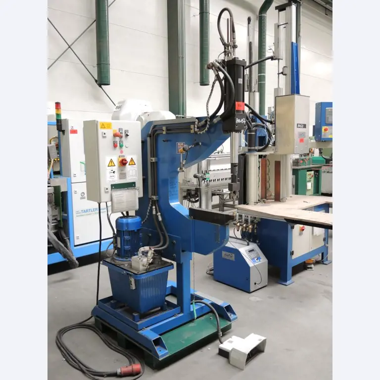 Chapas metálicas e máquinas para trabalhar metais<br><font size="2">Colaboração com Hilco Industrial Acquisitions bv</font><br><img src="/images/hil.png"><br>-1