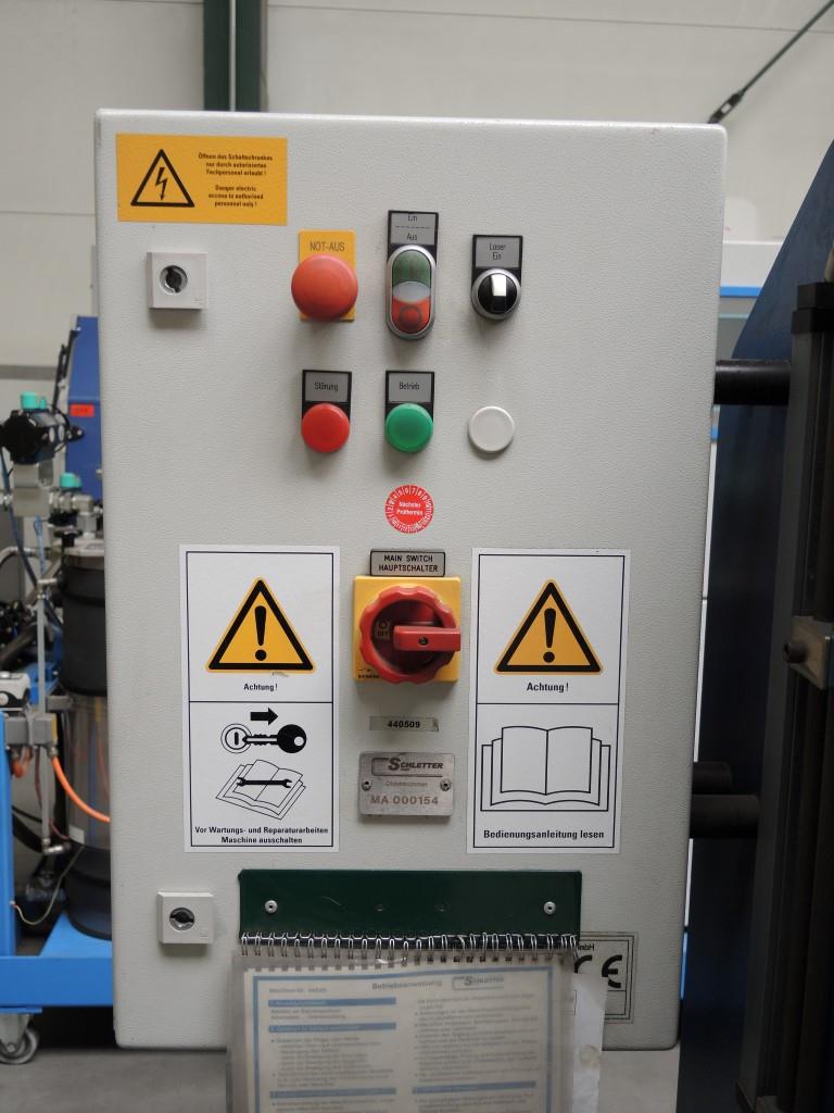 Chapas metálicas e máquinas para trabalhar metais<br><font size="2">Colaboração com Hilco Industrial Acquisitions bv</font><br><img src="/images/hil.png"><br>-7