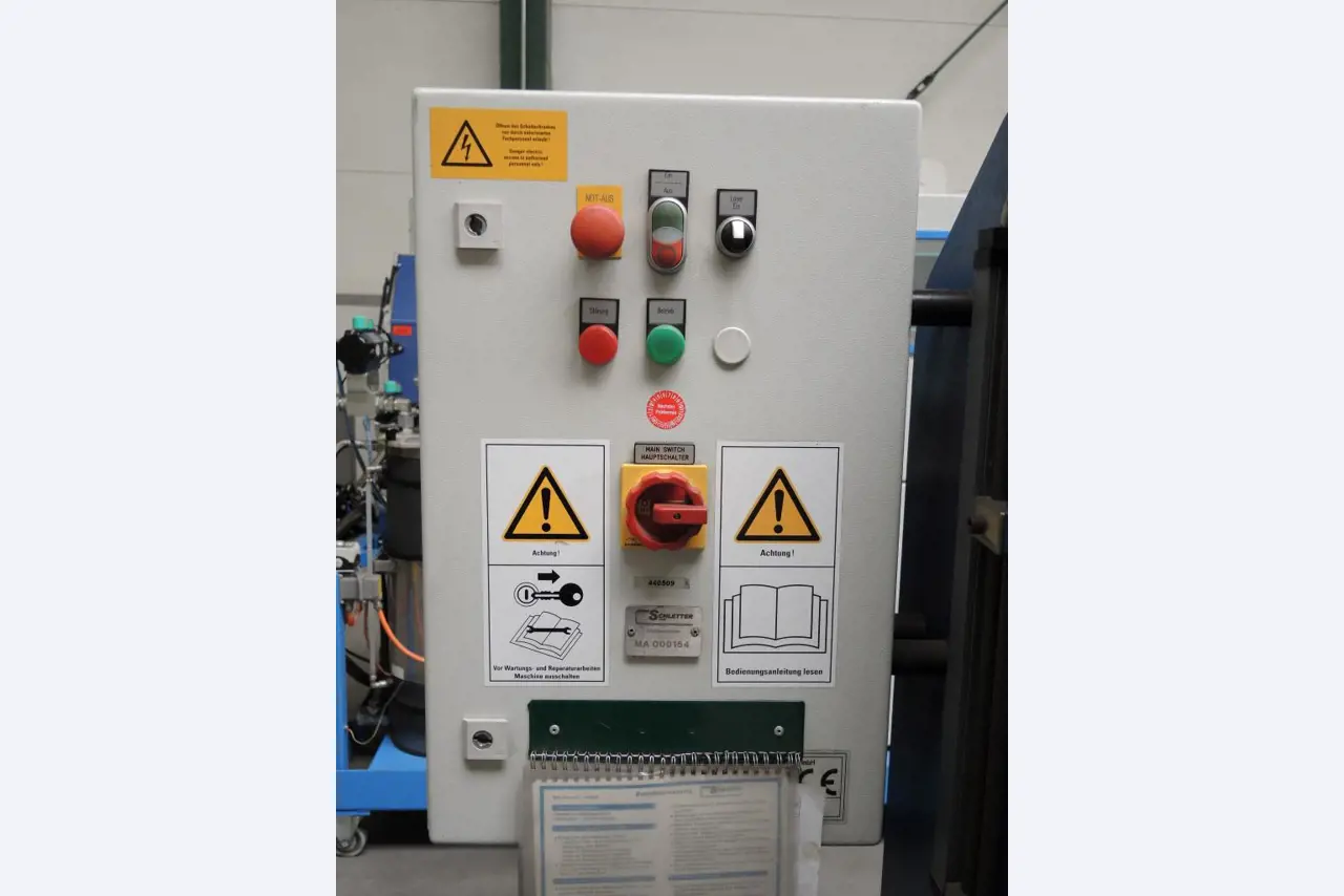 Chapas metálicas e máquinas para trabalhar metais<br><font size="2">Colaboração com Hilco Industrial Acquisitions bv</font><br><img src="/images/hil.png"><br>-7