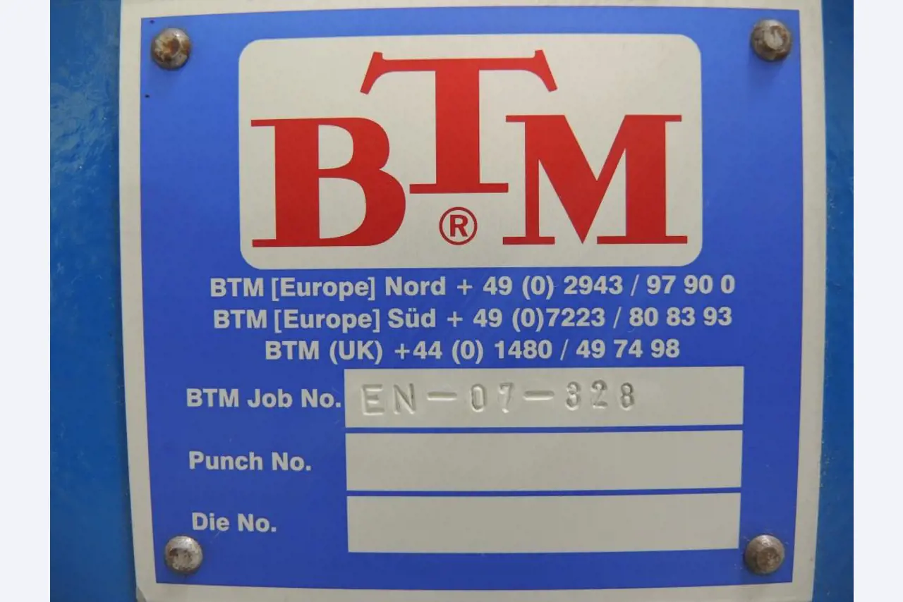 Chapas metálicas e máquinas para trabalhar metais<br><font size="2">Colaboração com Hilco Industrial Acquisitions bv</font><br><img src="/images/hil.png"><br>-8