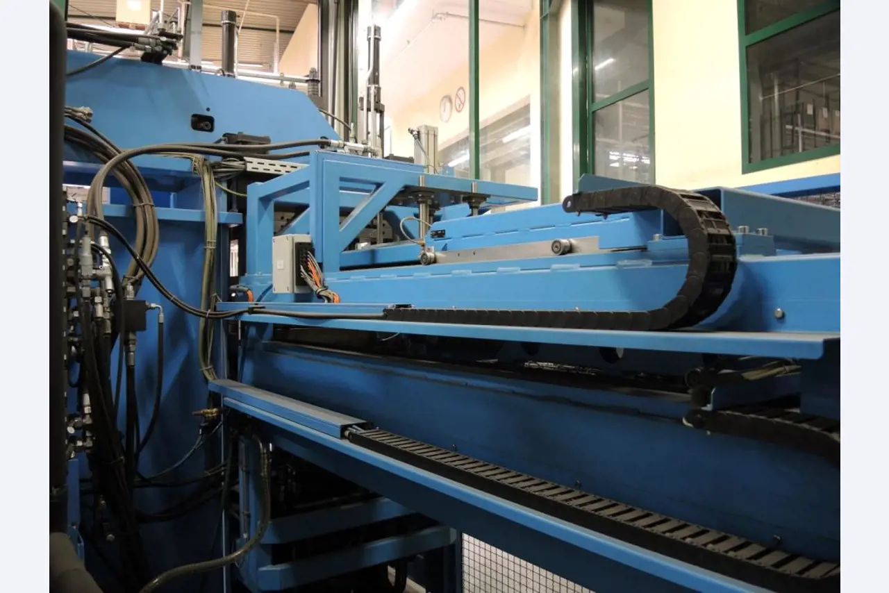 Injection Moulding/Storage Systems<br><font size="2">Collab. with Hilco Industrial Acquisitions<br></font><img src="/images/hil.png"><br>-14