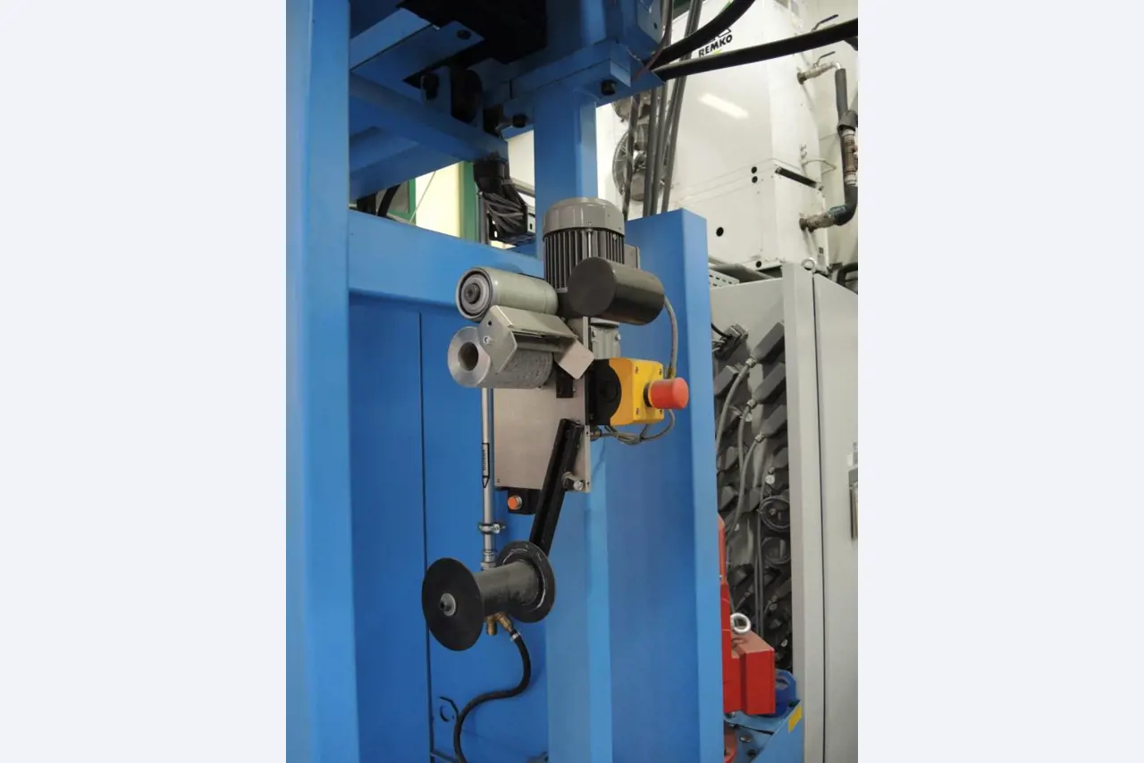 Injection Moulding/Storage Systems<br><font size="2">Collab. with Hilco Industrial Acquisitions<br></font><img src="/images/hil.png"><br>-18