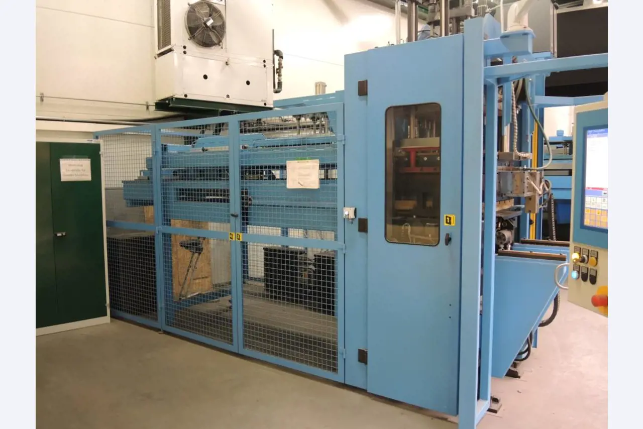 Injection Moulding/Storage Systems<br><font size="2">Collab. with Hilco Industrial Acquisitions<br></font><img src="/images/hil.png"><br>-5
