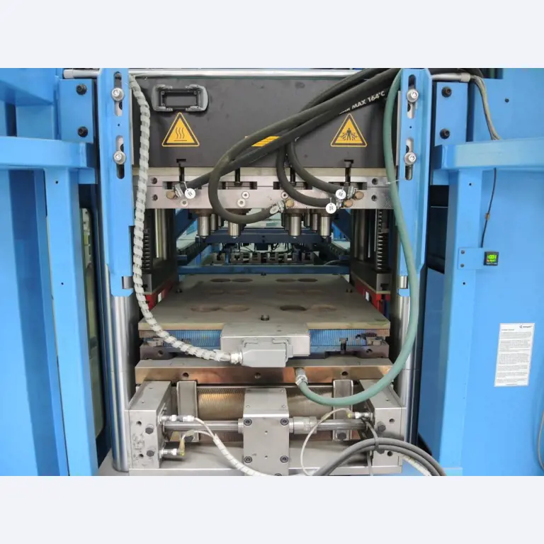 Injection Moulding/Storage Systems<br><font size="2">Collab. with Hilco Industrial Acquisitions<br></font><img src="/images/hil.png"><br>-7
