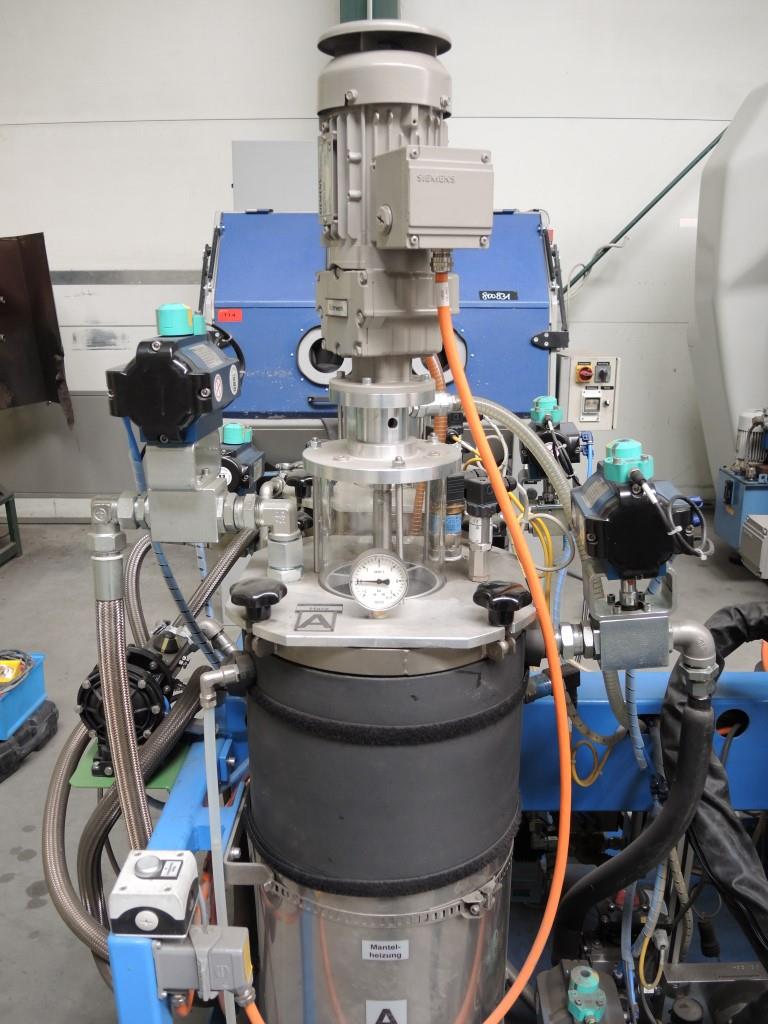 Chapas metálicas e máquinas para trabalhar metais<br><font size="2">Colaboração com Hilco Industrial Acquisitions bv</font><br><img src="/images/hil.png"><br>-12