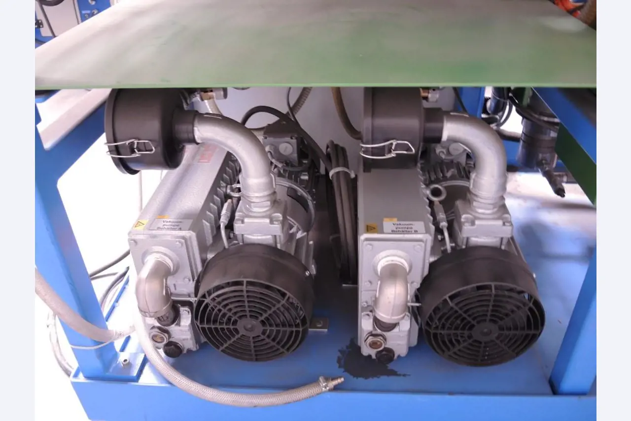 Chapas metálicas e máquinas para trabalhar metais<br><font size="2">Colaboração com Hilco Industrial Acquisitions bv</font><br><img src="/images/hil.png"><br>-3