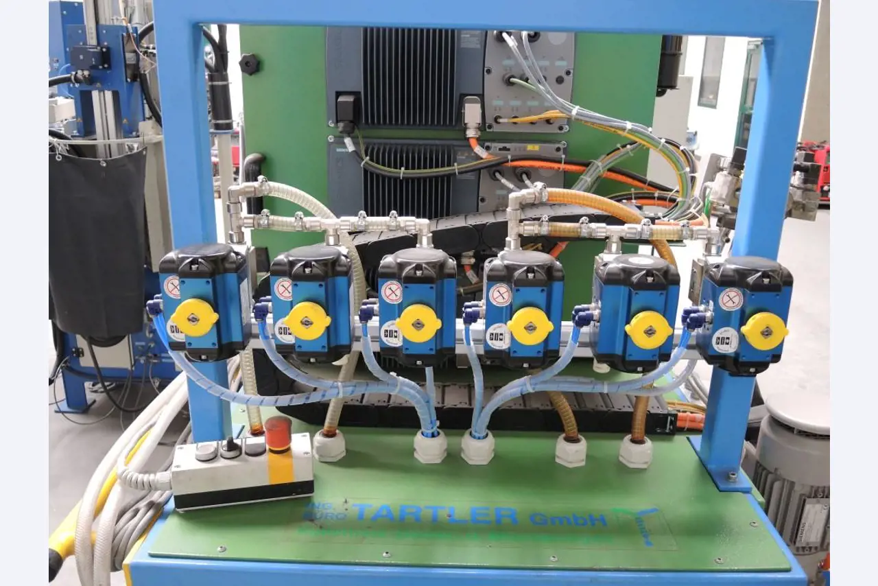 Chapas metálicas e máquinas para trabalhar metais<br><font size="2">Colaboração com Hilco Industrial Acquisitions bv</font><br><img src="/images/hil.png"><br>-4