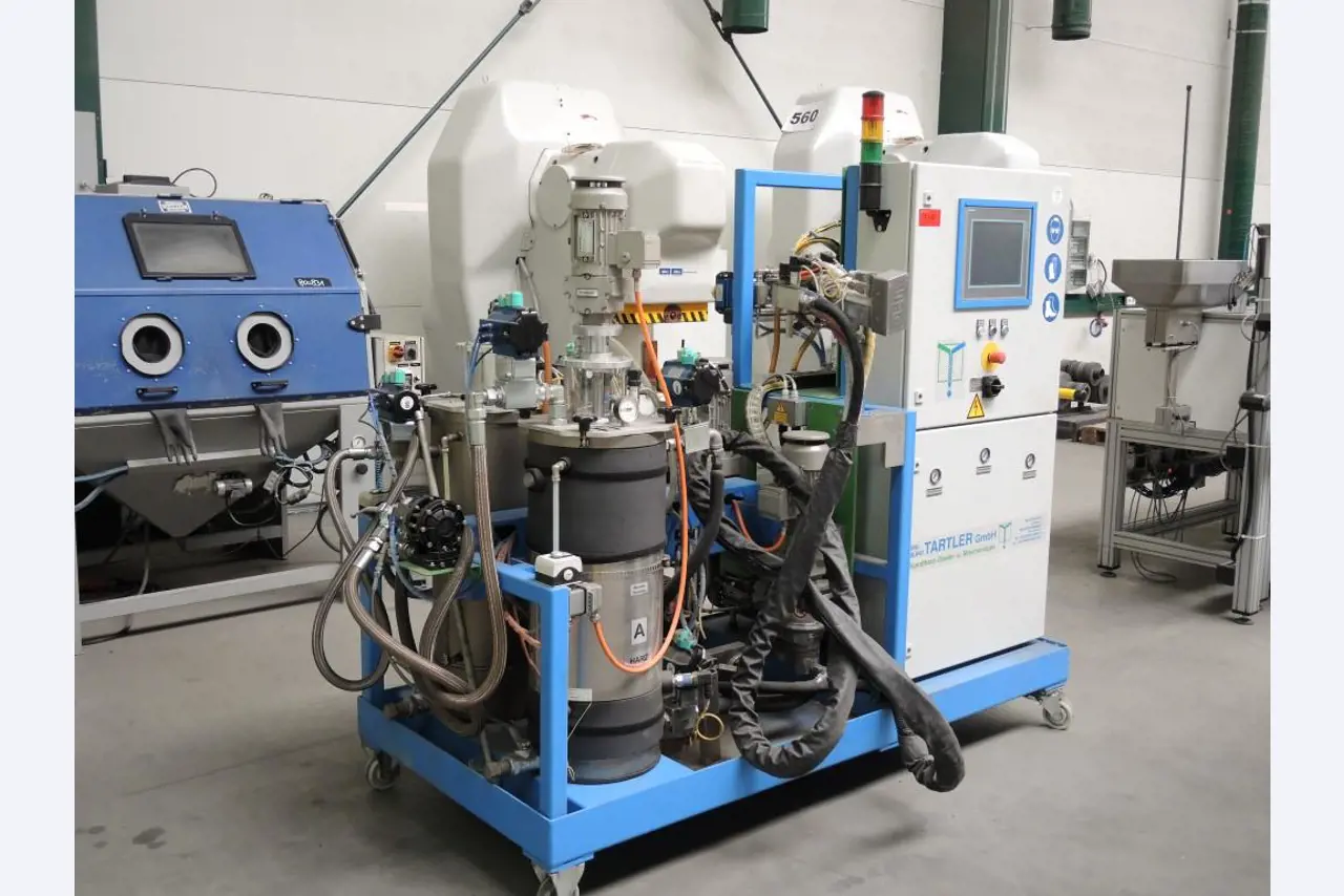 Chapas metálicas e máquinas para trabalhar metais<br><font size="2">Colaboração com Hilco Industrial Acquisitions bv</font><br><img src="/images/hil.png"><br>-6