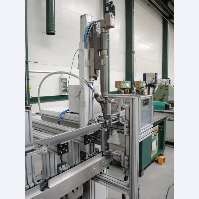 Chapas metálicas e máquinas para trabalhar metais<br><font size="2">Colaboração com Hilco Industrial Acquisitions bv</font><br><img src="/images/hil.png"><br>-12