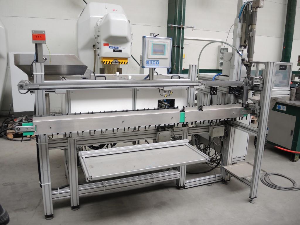 Chapas metálicas e máquinas para trabalhar metais<br><font size="2">Colaboração com Hilco Industrial Acquisitions bv</font><br><img src="/images/hil.png"><br>-6