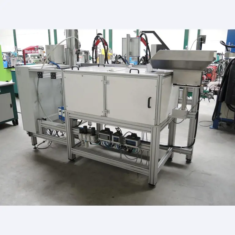 Chapas metálicas e máquinas para trabalhar metais<br><font size="2">Colaboração com Hilco Industrial Acquisitions bv</font><br><img src="/images/hil.png"><br>-8