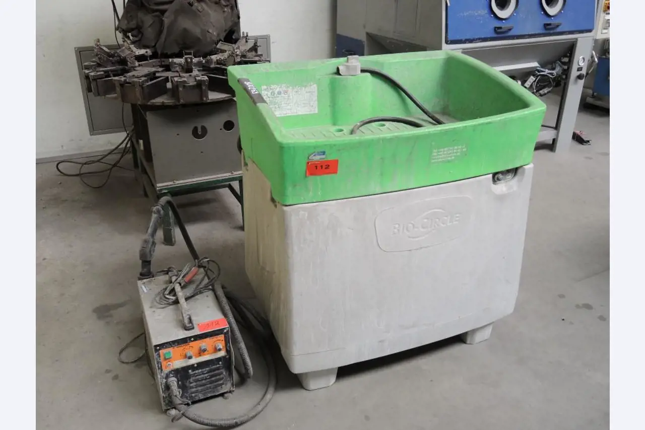 Chapas metálicas e máquinas para trabalhar metais<br><font size="2">Colaboração com Hilco Industrial Acquisitions bv</font><br><img src="/images/hil.png"><br>-1