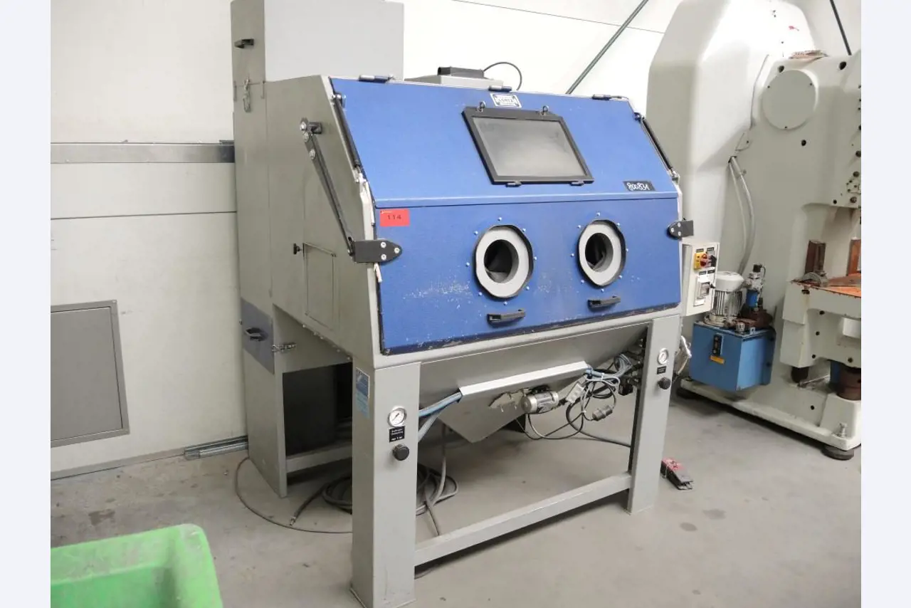 Chapas metálicas e máquinas para trabalhar metais<br><font size="2">Colaboração com Hilco Industrial Acquisitions bv</font><br><img src="/images/hil.png"><br>-1