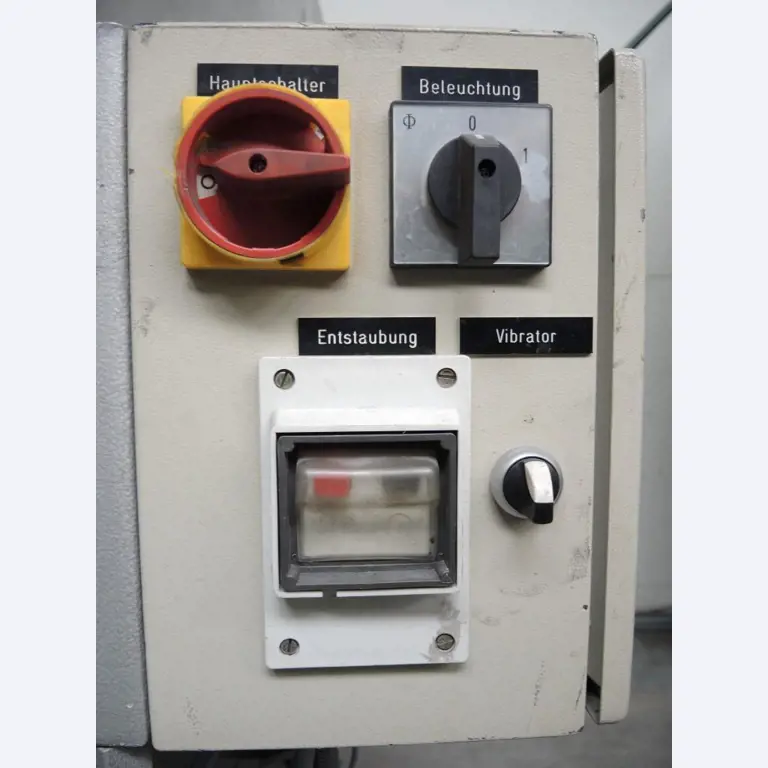 Chapas metálicas e máquinas para trabalhar metais<br><font size="2">Colaboração com Hilco Industrial Acquisitions bv</font><br><img src="/images/hil.png"><br>-5